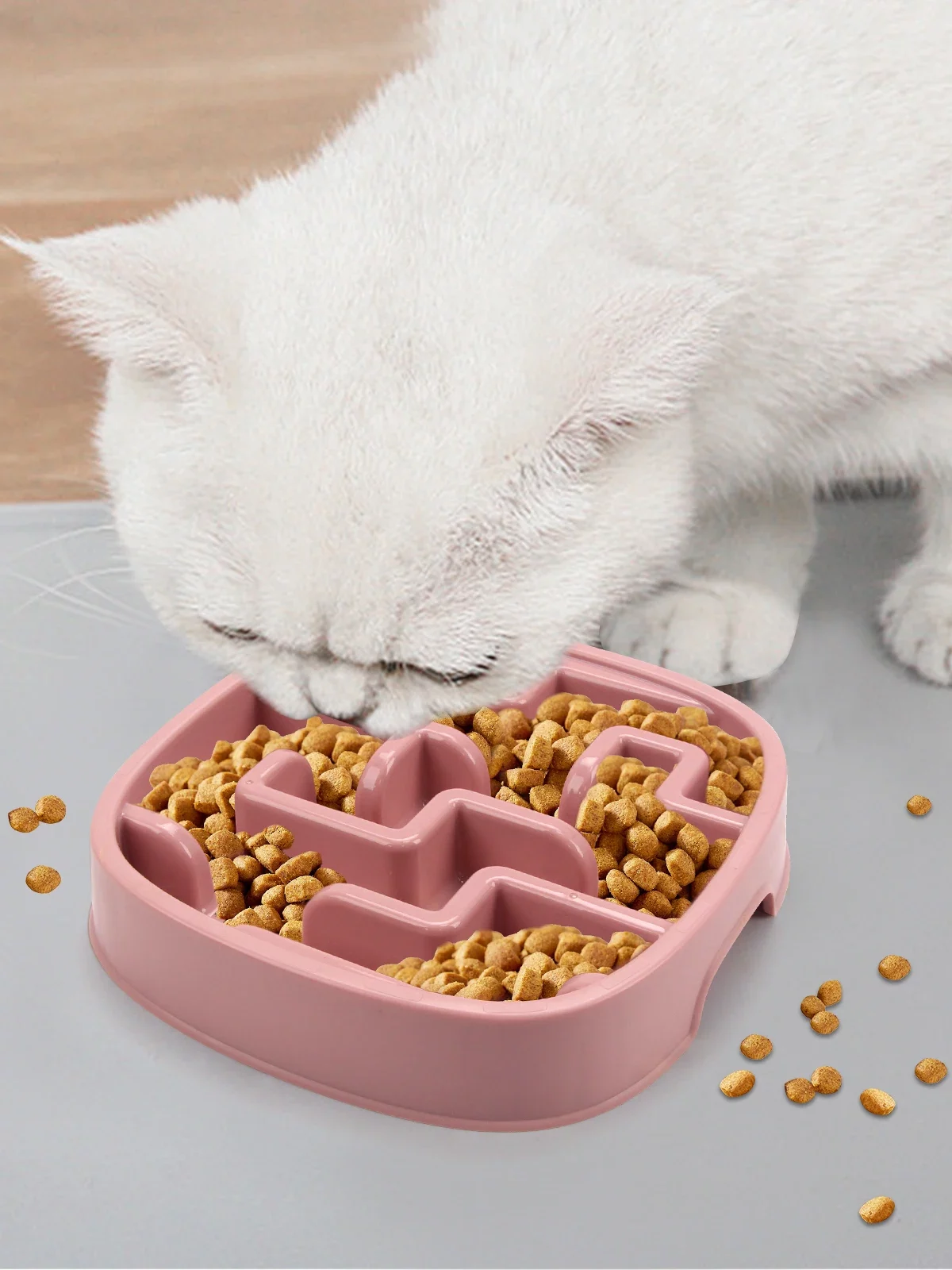 Design innovant de gamelle anti glouton, stimule l'instinct naturel de recherche.