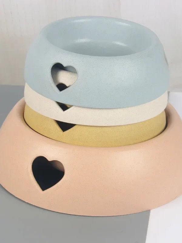 gamelle plastique cœur pour chiens et chats