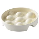 Chien heureux avec sa gamelle anti glouton en céramique, repas contrôlé